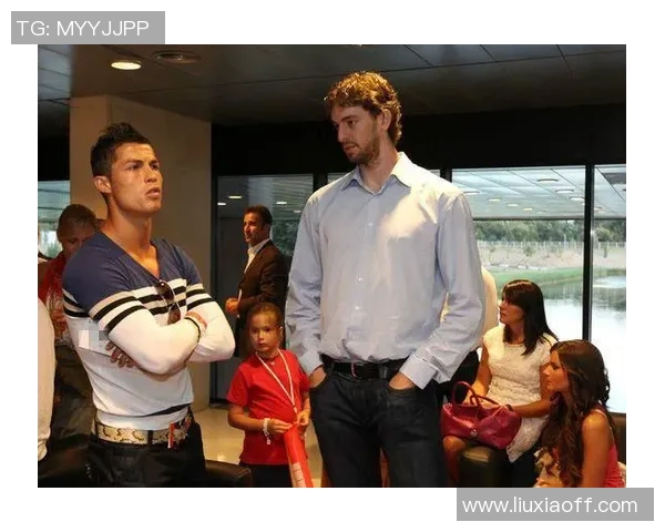 如何轻松获得与足球明星的合影技巧与经验分享