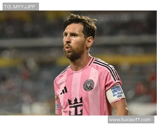 足球明星意外身亡视频引发热议球迷哀悼与争议并存